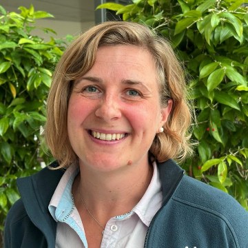 Iris-Feuerhahn-1920x1080_360x360